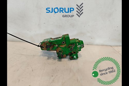 salg af John Deere 8400R  Remote valve end plate