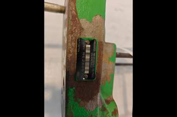 salg af John Deere 8400R  Hydraulic Valve support
