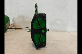 salg af John Deere 8400R  Remote control valve