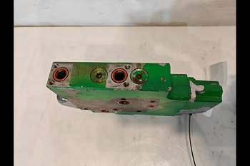 salg af John Deere 8400R  Remote control valve