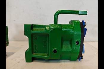 salg af John Deere 8400R  Remote control valve