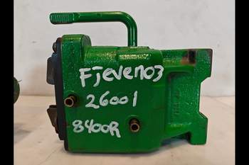 salg af John Deere 8400R  Remote control valve