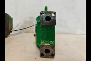 salg af John Deere 8400R  Remote control valve
