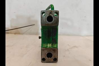 salg af John Deere 8400R  Remote control valve