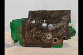 salg af John Deere 8400R  Remote control valve