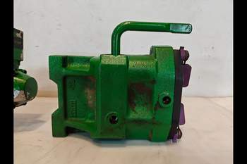 salg af John Deere 8400R  Remote control valve