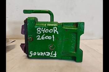 salg af John Deere 8400R  Remote control valve