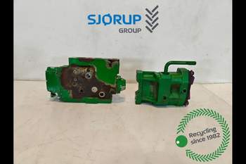 John Deere 8400R  Remote control valve