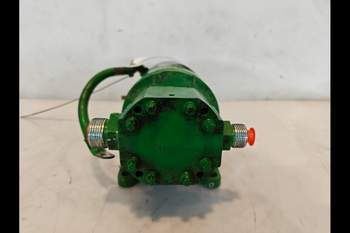 salg af John Deere 8400R  Remote control valve