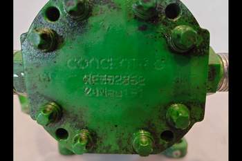 salg af John Deere 8400R  Remote control valve