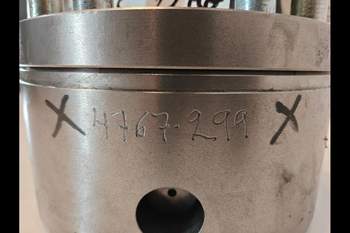 salg af John Deere 8400R  Front axle house