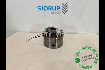 John Deere 8400R  Front axle house