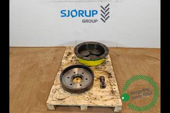 John Deere 8400R RIGHT Front axle final drive