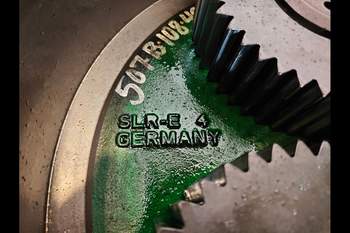 salg af John Deere 8400R LEFT Front axle final drive
