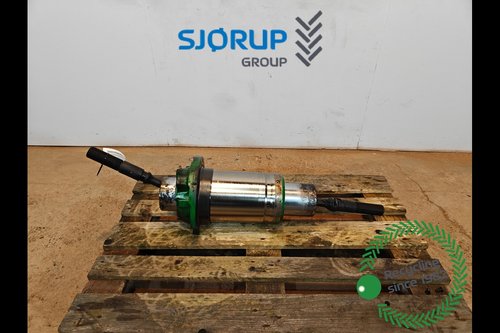 salg af John Deere 8400R  Front axle steering cylinder