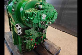 salg af John Deere 8400R  Transmission