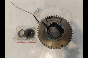 salg af John Deere 8400R  Transmission Parts