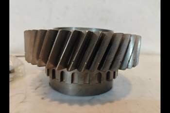 salg af John Deere 8400R  Transmission Parts