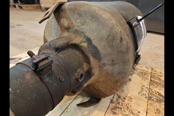 salg af John Deere 8400R  Exhaust system catalyst