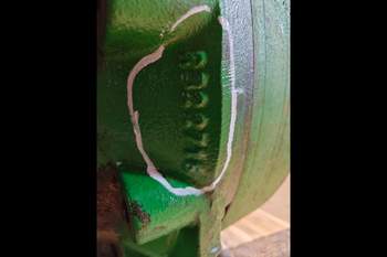 salg af John Deere 8400R LEFT Rear Half Axle