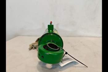 salg af John Deere 8400R LEFT Lift Cylinder