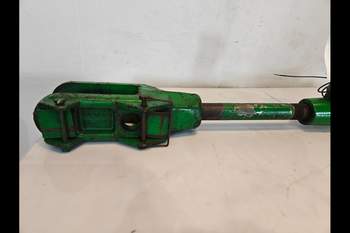 salg af John Deere 8400R LEFT Lifting Rod