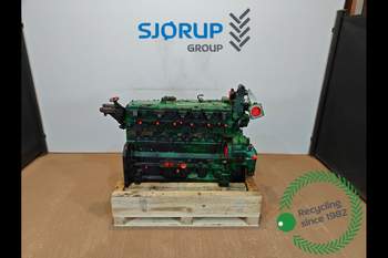 John Deere 8400R  Engine