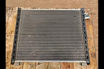 salg af John Deere 8400R  Oil Cooler