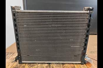 salg af John Deere 8400R  Oil Cooler