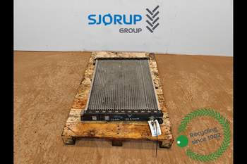 John Deere 8400R  Oil Cooler