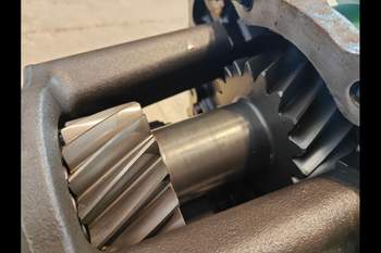 salg af John Deere 8400R  PTO