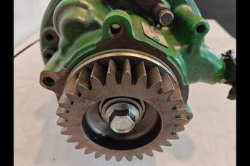 salg af Remskiva John Deere 8400R 