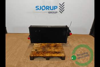 John Deere 8400R  Water Radiator