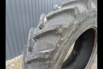 salg af Dæk Ford 8240 Bag Højre