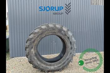 Dæk Ford 8240 Bag Højre