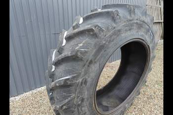 salg af Dæk Ford 8240 Bag Venstre
