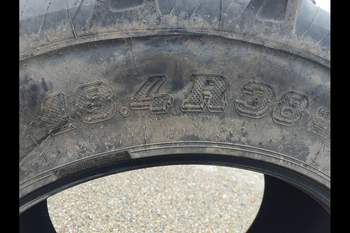 salg af Dæk Ford 8240 Bag Venstre