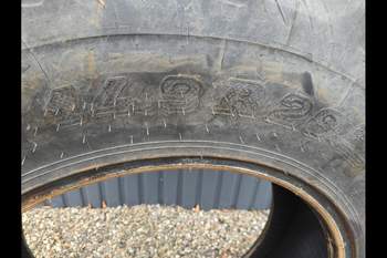 salg af Dæk Ford 8240 For Venstre