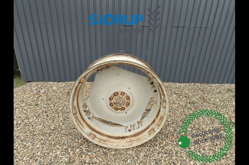 salg af Fælg Ford 8240 Bag Højre