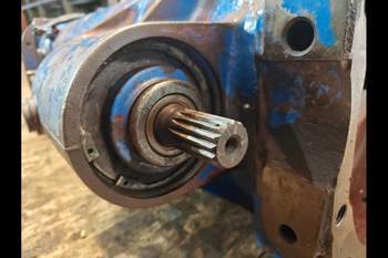 salg af Gearkasse Ford 8240