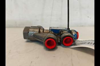 salg af Hydraulikventil Ford 8240