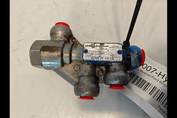 salg af Hydraulikventil Ford 8240