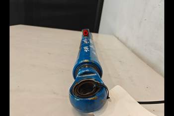 salg af Liftcylinder Ford 8240