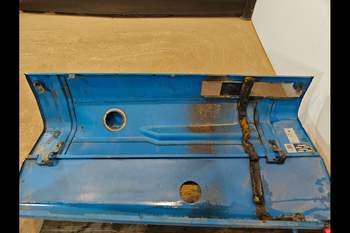 salg af Motorhjelm Ford 8240