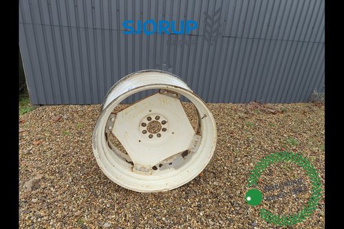 salg af Fælg New Holland TS100 Bag Højre