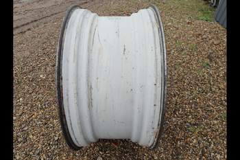 salg af Fælg New Holland TS100 Bag Venstre