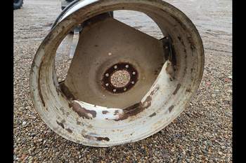 salg af Fælg New Holland TS100 Bag Venstre