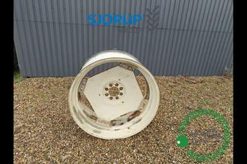 Fælg New Holland TS100 Bag Venstre Fælg New Holland TS100 Bag Venstre