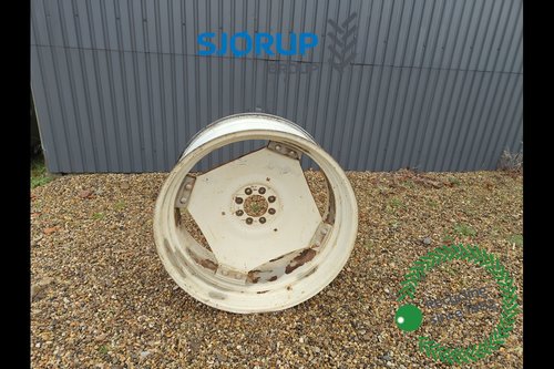 salg af Fælg New Holland TS100 Bag Venstre