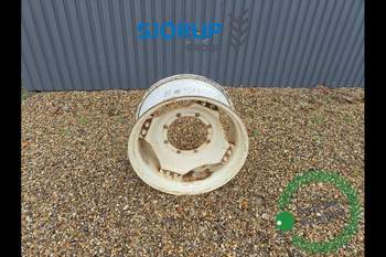 Fælg New Holland TS100 For Venstre Fælg New Holland TS100 For Venstre